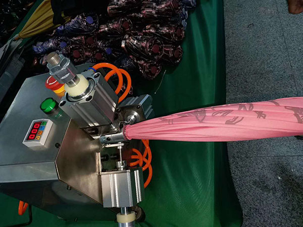 1533700095716086.jpg 氣動(dòng)傘笠機(jī)應(yīng)用