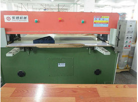 精密四柱沖片機